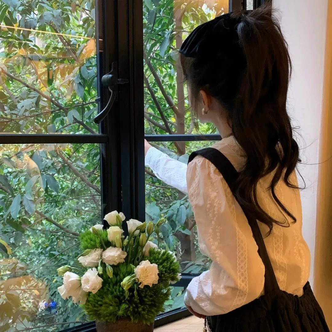 绿茵场外